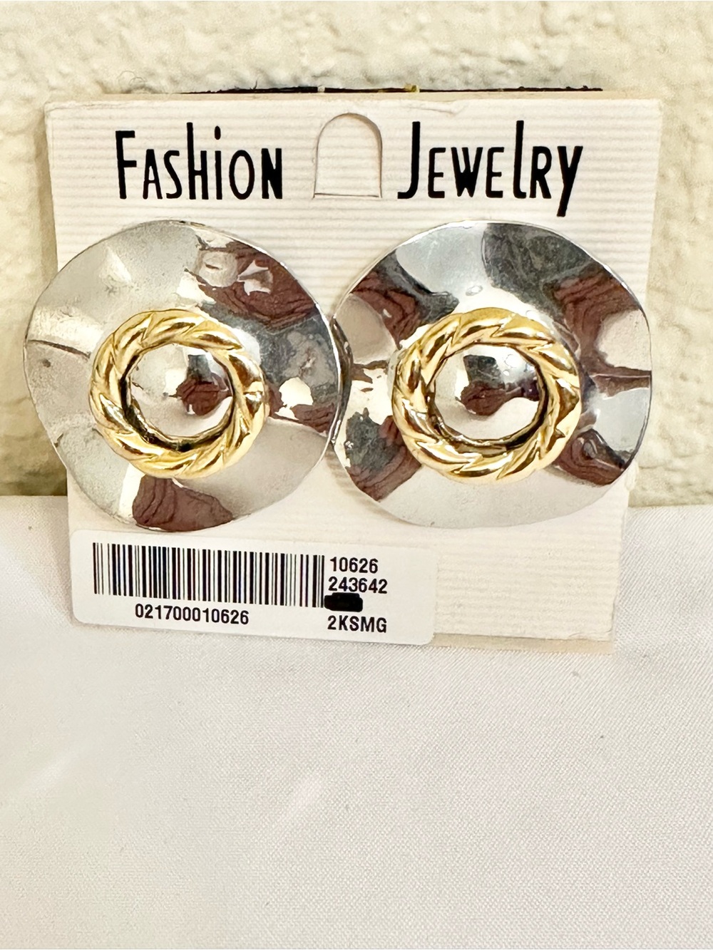VTG Two-Tone Disc Earrings with Gold Twist Detail (Moderate Weight)
